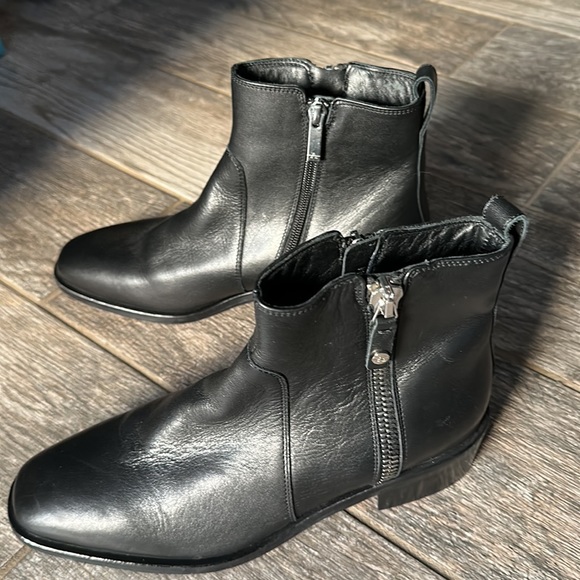 Aquatalia Nailah Ankle Bootie - Picture 3 of 12